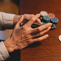 Как перестать проигрывать в покер?