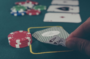 Стартовые руки в покере, которые не стоит разыгрывать