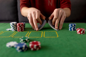 Теорема Кларкмейстера в покере и её эффективность