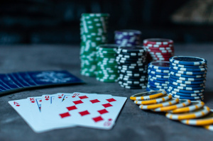 Что такое страдл и рестрадл в покере?