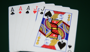 Комбинация Фулл Хаус в покере